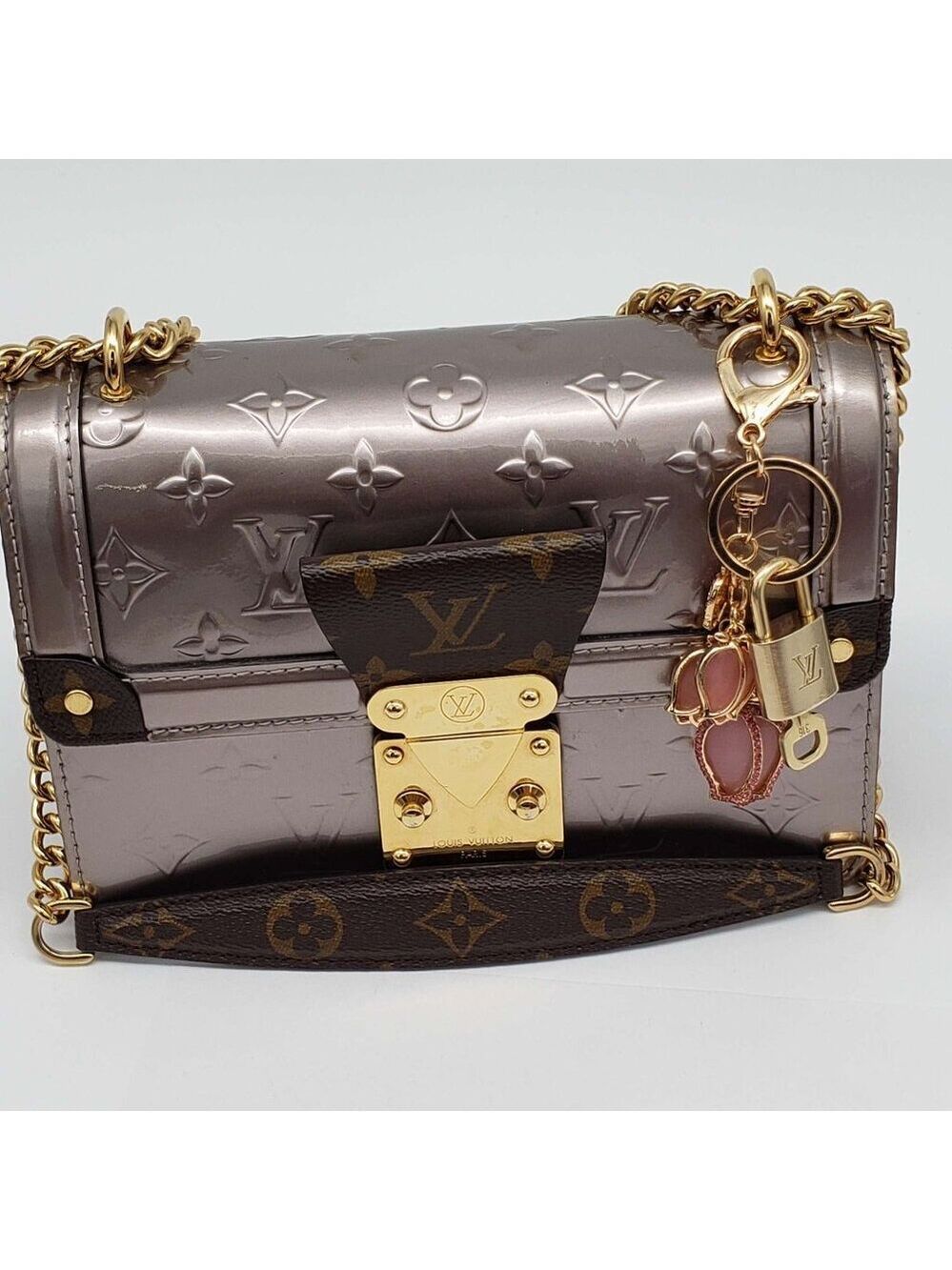 LV Authentic Gold Padlock 🔒 Key Set w/ Unbranded Flower Keychain Charm - Picture 2 of 7